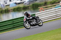 Vintage-motorcycle-club;eventdigitalimages;mallory-park;mallory-park-trackday-photographs;no-limits-trackdays;peter-wileman-photography;trackday-digital-images;trackday-photos;vmcc-festival-1000-bikes-photographs
